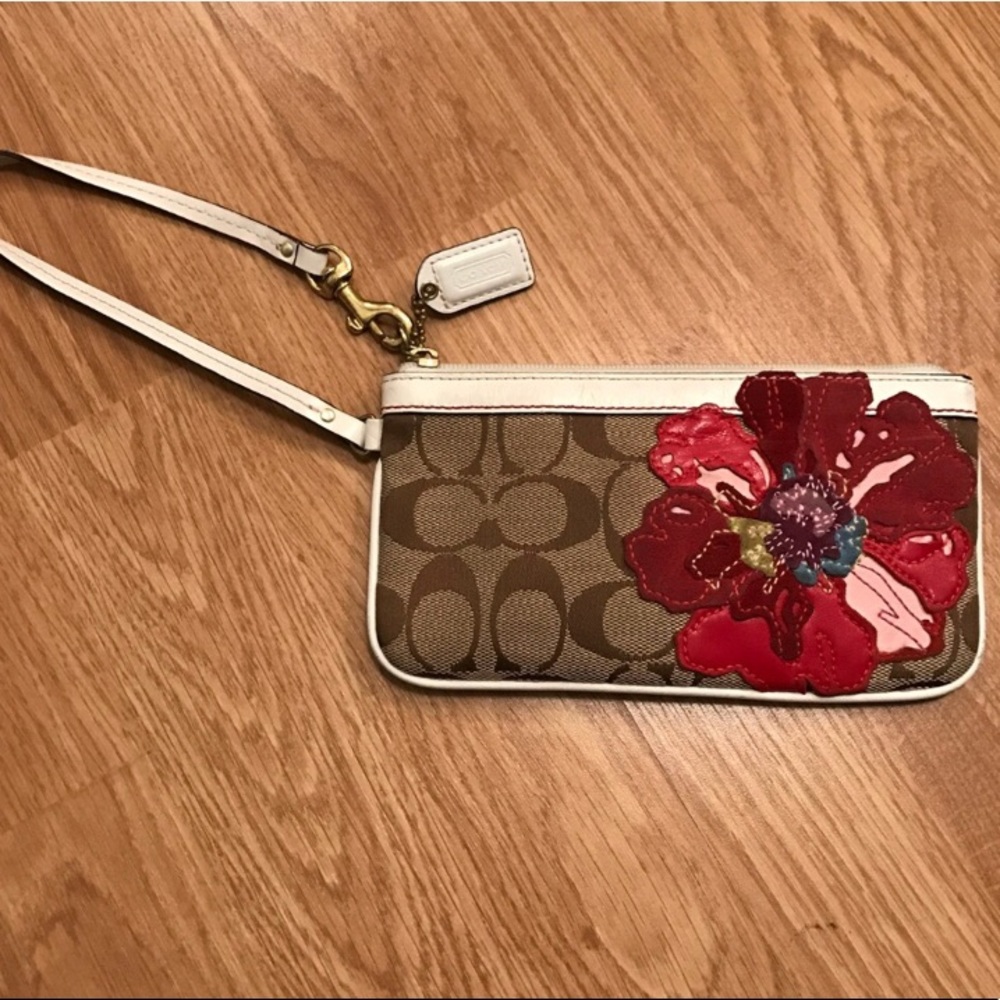 Couch Wristlet